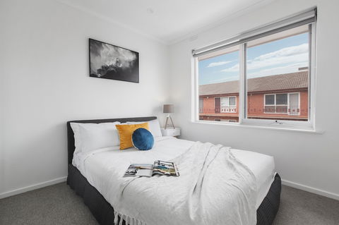 Heart Of Ormond Apartment By Ready Set Host - Accommodation Guide 1