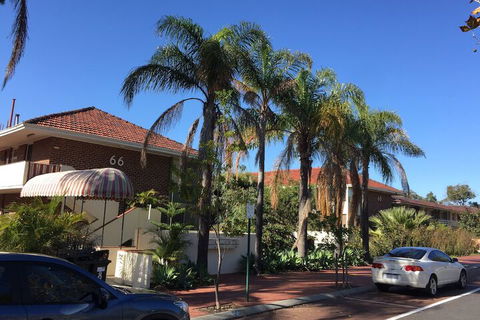 B6 Cafes & Restaurants Close To UWA - Accommodation Asia 5