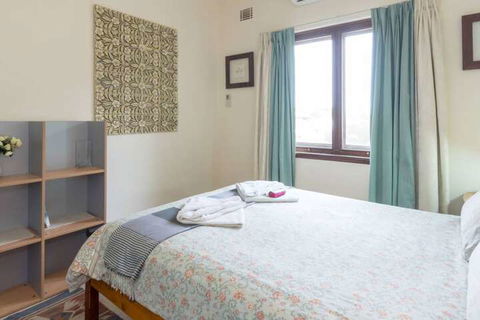 B6 Cafes & Restaurants Close To UWA - Accommodation Asia 6