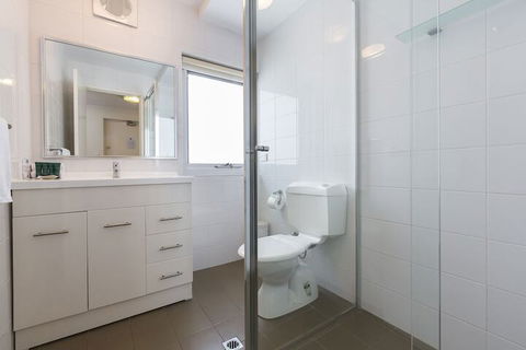 Gold Sands Beach Apartment - Accommodation Asia 4