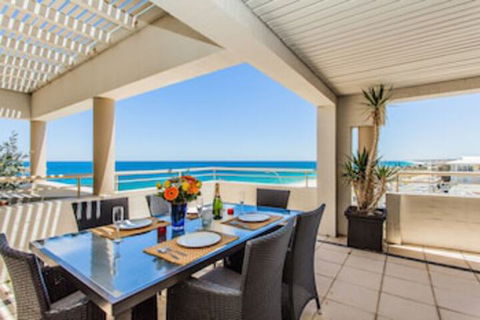 Gold Sands Beach Apartment - Accommodation Asia 0