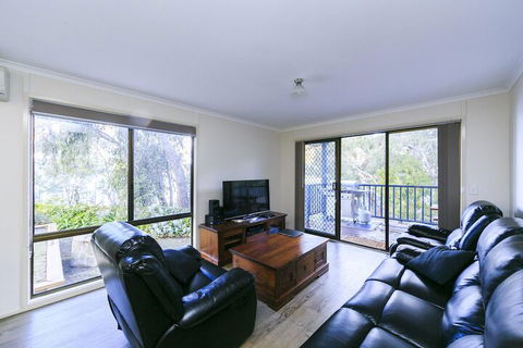 Reflections Holidays Parks Burrinjuck - Accommodation Asia 7