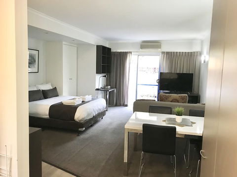 Adelaide Dresscircle Apartments - Archer Street - Accommodation Asia 5
