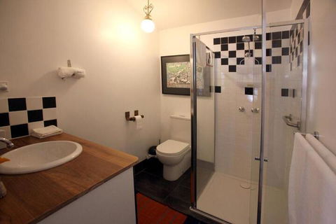 Wallace Lodge - Accommodation Guide 3