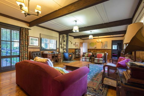 Walhalla Coach House - Accommodation Guide 6