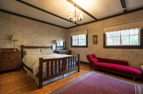 Walhalla Coach House - Accommodation Guide 5