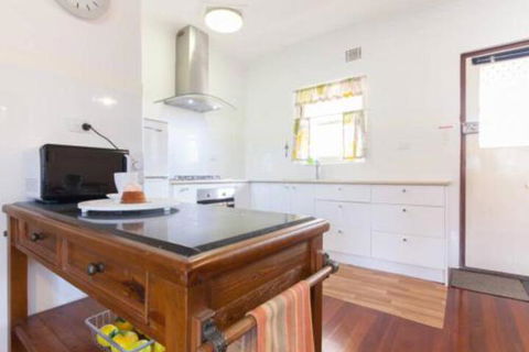 Broadway Apartments - Accommodation Asia 3