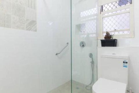 Broadway Apartments - Accommodation Asia 6