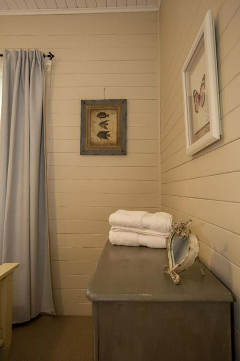 Arohanui - Accommodation Guide 1