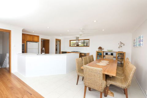 The Beach House At One Mile 6 Burrawong - Accommodation Asia 5