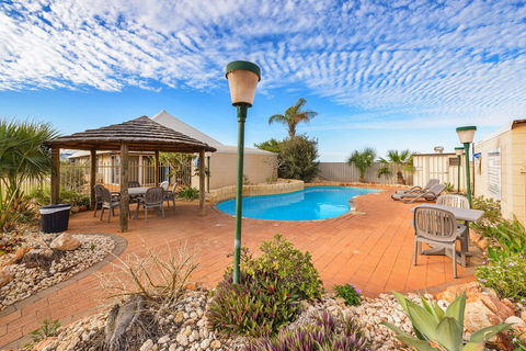 Osprey Holiday Village Unit 222 / 1 Bedroom - Accommodation Asia 2