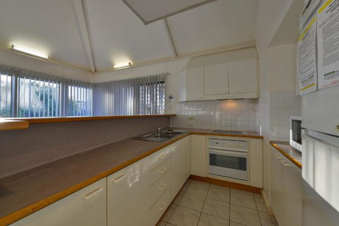 Osprey Holiday Village Unit 108 Serene 3 Bedroom Holiday Villa With A Pool In The Complex - Accommodation Asia 5