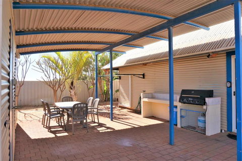 Osprey Holiday Village Unit 108 Serene 3 Bedroom Holiday Villa With A Pool In The Complex - Accommodation Asia 2