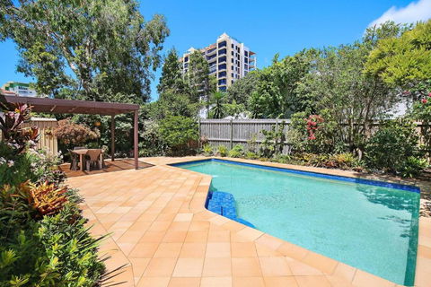 Eastbourne U6 80 Esplanade. Golden Beach - Accommodation Asia 6