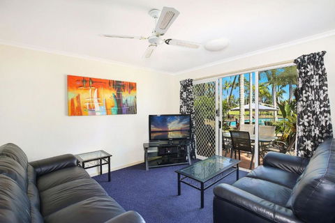 Resort Style The Oasis Resort Villa 7 2 Landsborough Pde - Accommodation Asia 3