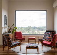 Five Bed Five Bath Five Star View 2 Mins to CBD Wentworth Estate - Accommodation Asia