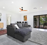Rockwall Pet Friendly Fire Pit - Accommodation Asia