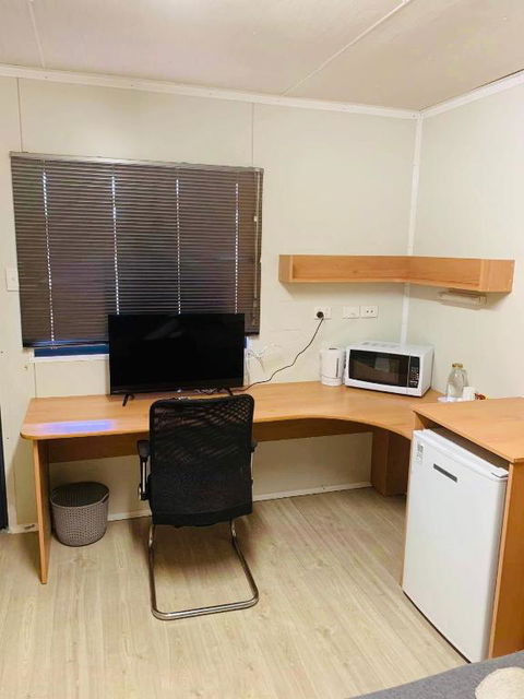 Riverside Hotel - Accommodation Asia 4