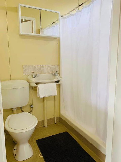 Riverside Hotel - Accommodation Asia 1