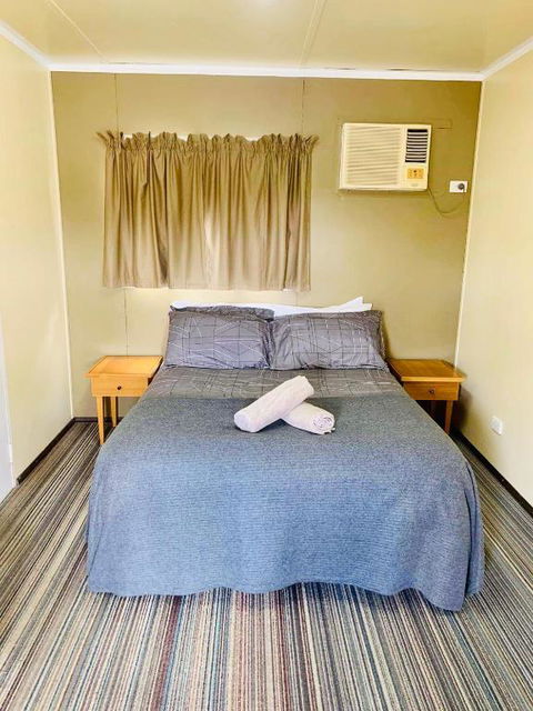 Riverside Hotel - Accommodation Asia 6