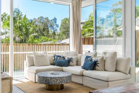 Audrey - Accommodation China 0