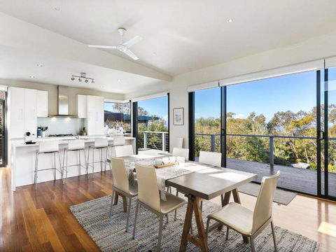 BELLE VUE ANGLESEA - Accommodation Guide 2