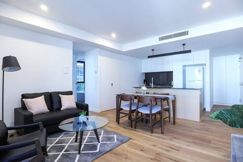 Stylist 2 Bedrooms Apartment With Pool/gym/parking - Accommodation Asia 5