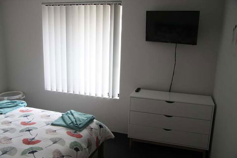 Warnbro Beach Family Accommodation - Accommodation Asia 4