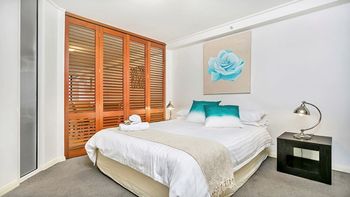 The Apartment Service AX405 - Accommodation Guide 3