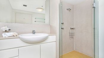 The Apartment Service AX405 - Accommodation Guide 4
