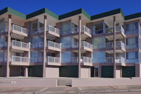 Dolphin Court 6 - Accommodation Asia 0