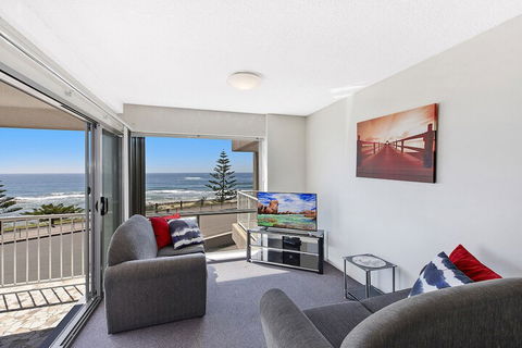 Dolphin Court 6 - Accommodation Asia 5