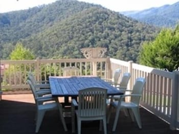 Alpine Stag Lodge House - Accommodation Guide 4