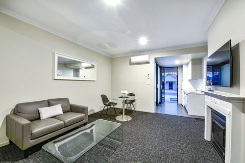 Aloha Central Premium Studios - Accommodation Asia 4