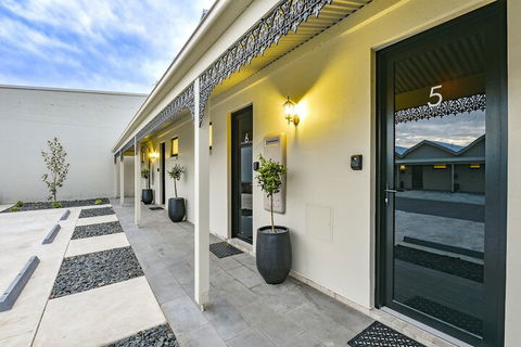 Aloha Central Premium Studios - Accommodation Asia 1