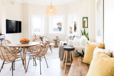 Designer Beachfront Apartment - Accommodation Guide 4