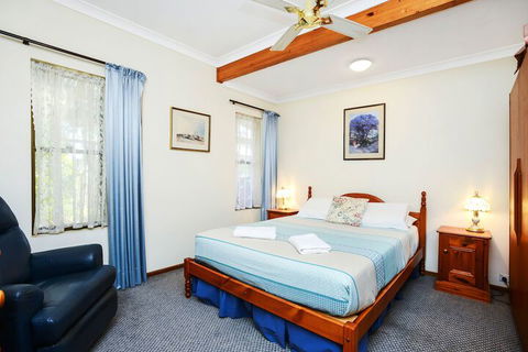 Kestrel Lodge - Accommodation Asia 6