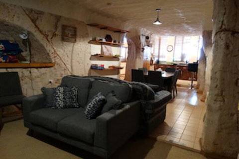 Di's Dugouts - Accommodation Guide 0