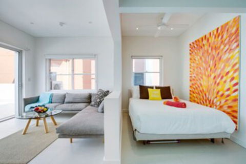 Beachfront Penthouse - Accommodation Guide 4