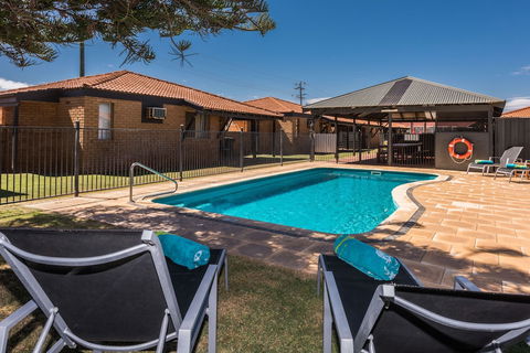 Geraldton's Ocean West - Accommodation Asia 1