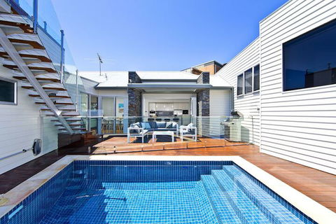 The Lookout - Accommodation Asia 3