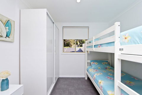 Dolphins Apartment - Accommodation Asia 5