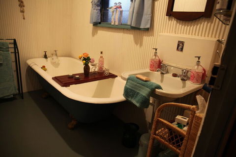 Kookaburra Cottage - Accommodation Guide 5