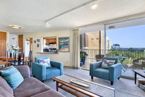 Charming Comfortable & Convenient MOS72 - Accommodation Guide 0