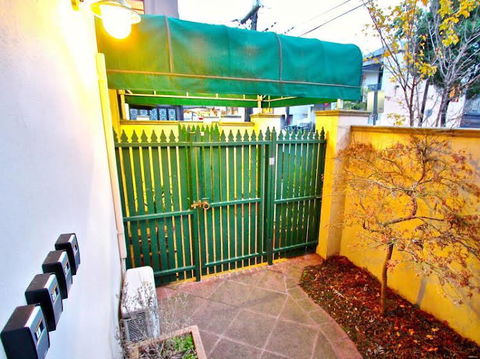 Darling Apartments - Accommodation Asia 1