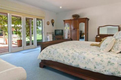 Merricks North Retreat - Accommodation Guide 6