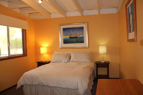 Gabbadah Beach House - Accommodation Guide 1