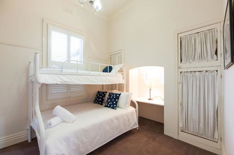 Central Charm - Accommodation Asia 3