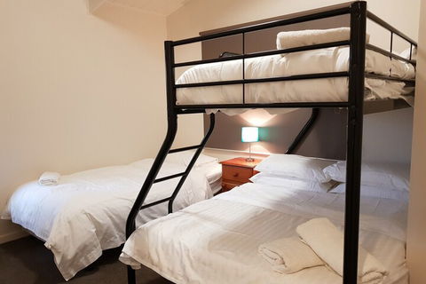 Moondance Lodge - Accommodation Guide 6