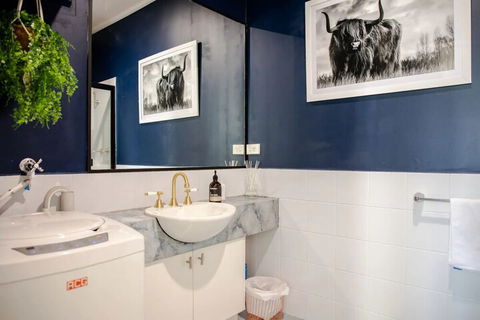 Cozy 3 Bedroom Apartment In The Heart Of Melbourne CBD - Accommodation Asia 1